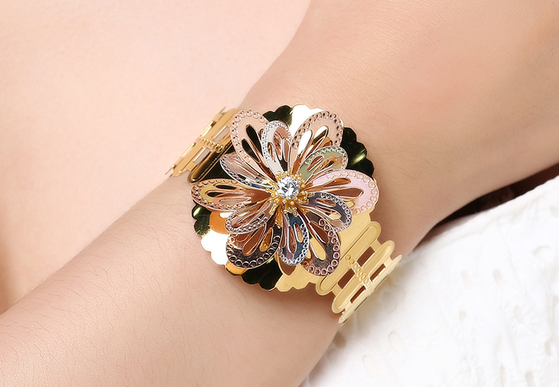 Vòng tay bạc nữ thiết kế hình đoá hoa